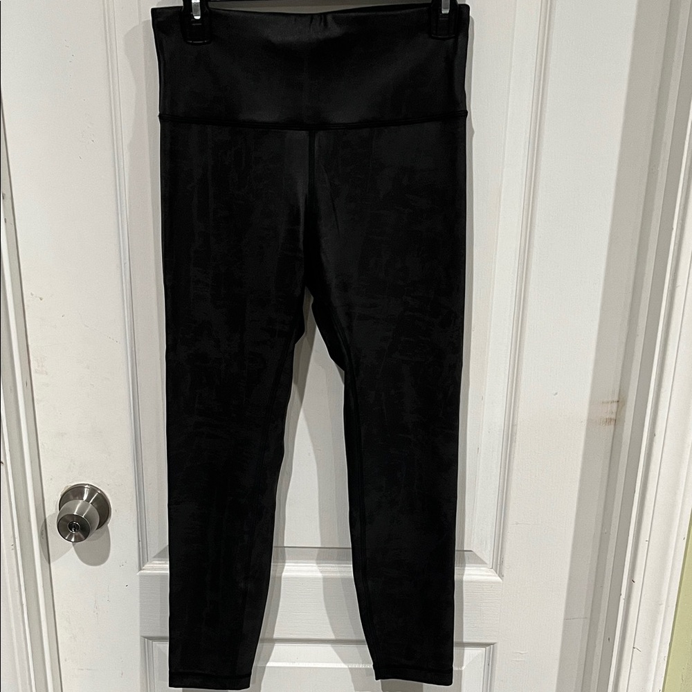 Lululemon wunder train high-rise tight 25” matte foil in color matte shine black